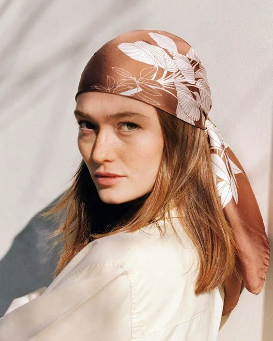 tóc đi biển kết hợp với khăn turban