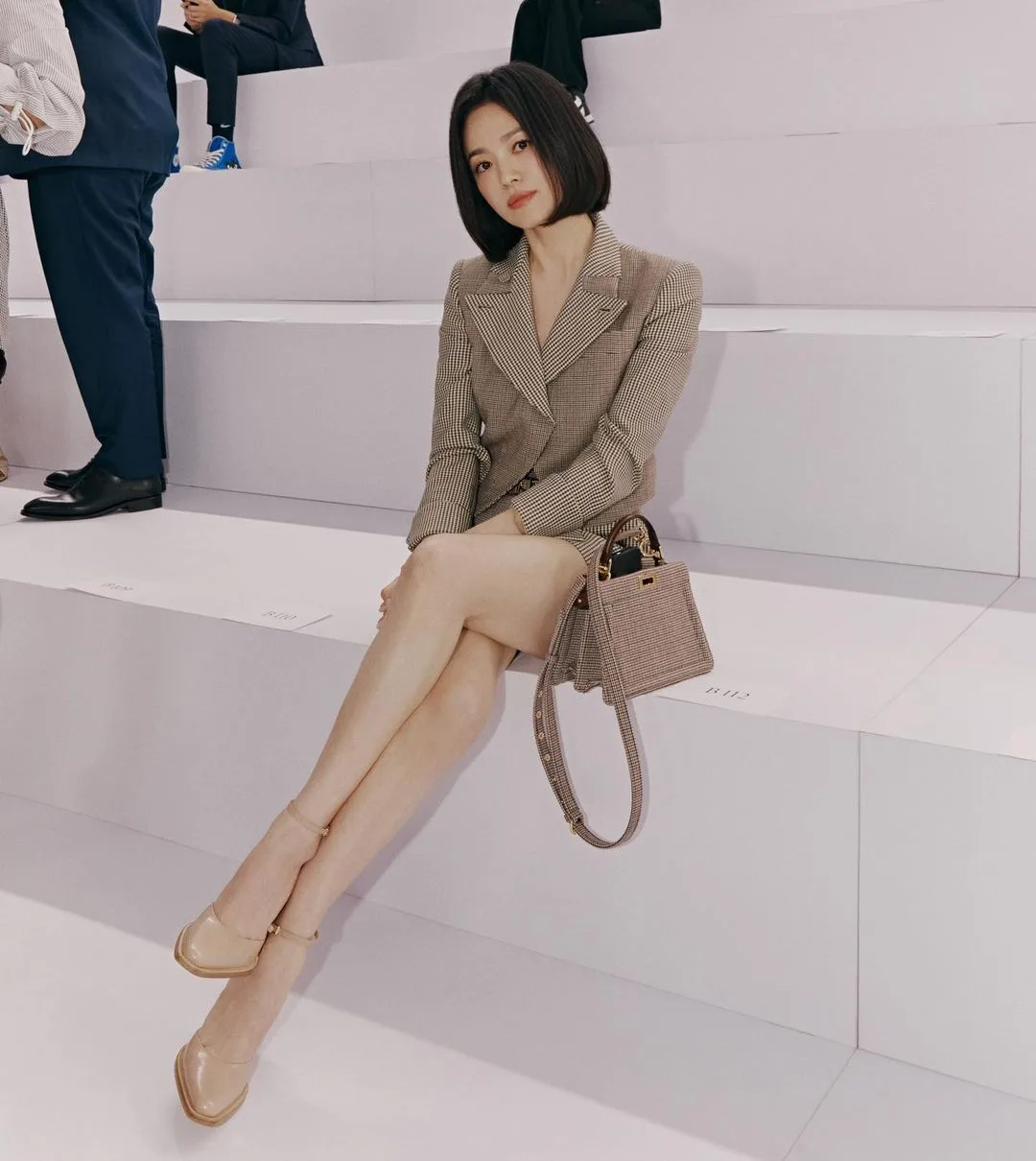 Song Hye Kyo tham dự show Fendi Couture Thu Đông 2022