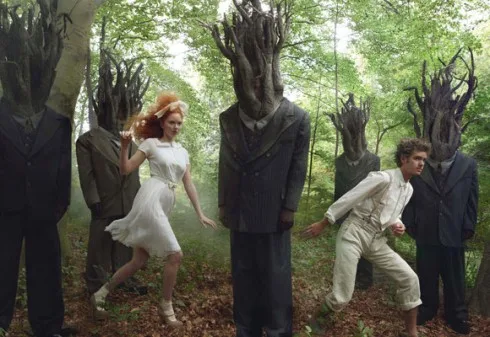 lily-cole-for-Vogue-hansel-and-gretel-december-issue-2009