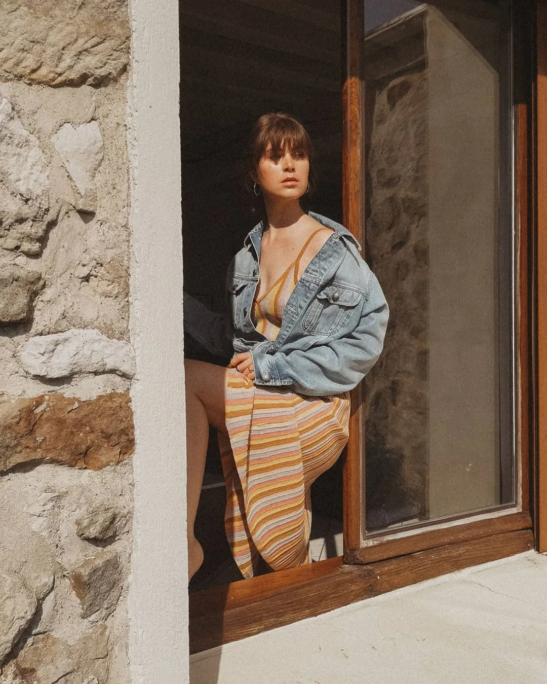 áo khoác denim oversize đầm kẻ sọc màu nóng vintage aesthetic