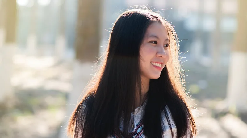 Thực chất, bạn chỉ cần cẩn thận hơn trong cách lựa chọn thành phần dưỡng da khi chăm sóc da dầu. da dầu - cười