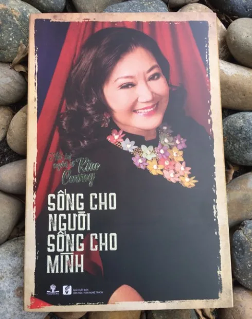 Giới thiệu sách Sống cho người, sống cho mình