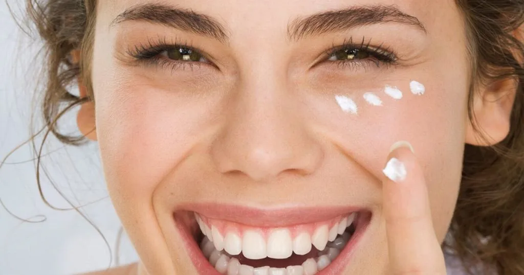 Chăm sóc da mặt đúng cách - Phương pháp hồi phục sắc khí sau mỗi chuyến bay Chăm sóc da mặt đúng cách - Phương pháp hồi phục sắc khí sau mỗi chuyến bay