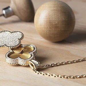 Trang sức Van Cleef Arpels Alhabram