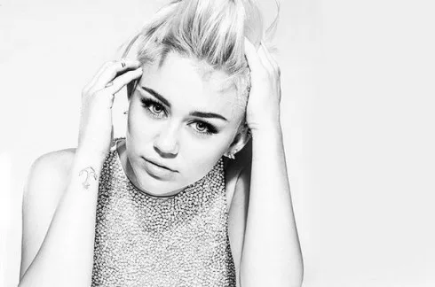 210813ellediemtinmileycyrus