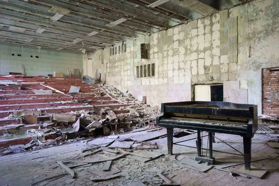 Ảnh đàn piano cũ 13