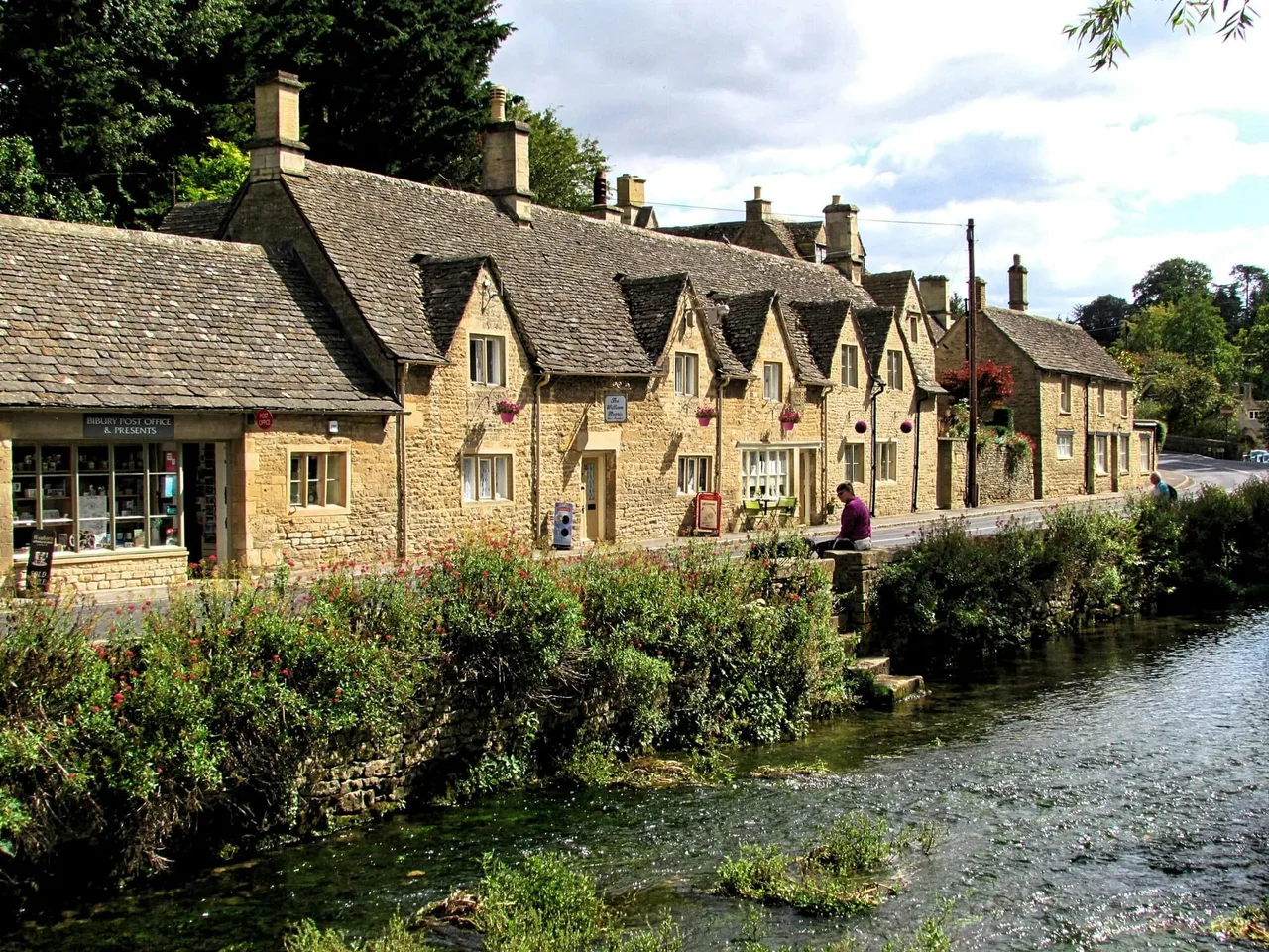 Ngôi làng Bibury - điểm đến thuộc xu hướng du lich nostalgic.