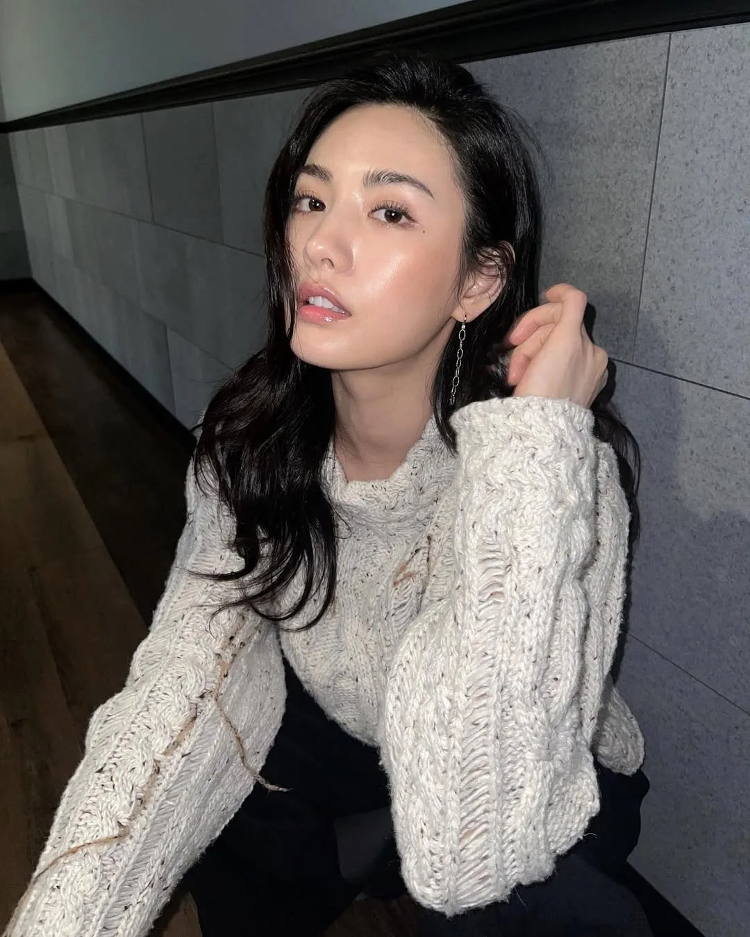 Nana với dáng lông mày cong nhẹ