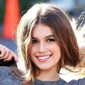vẻ đẹp kaia gerber siêu mẫu cindy crawford ft8002