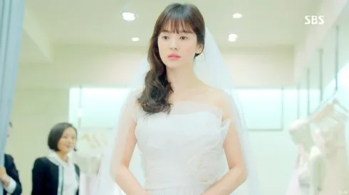 Kiểu tóc ấn tượng của Song Hye Kyo qua từng thời kì - ELLE Việt Nam (10)