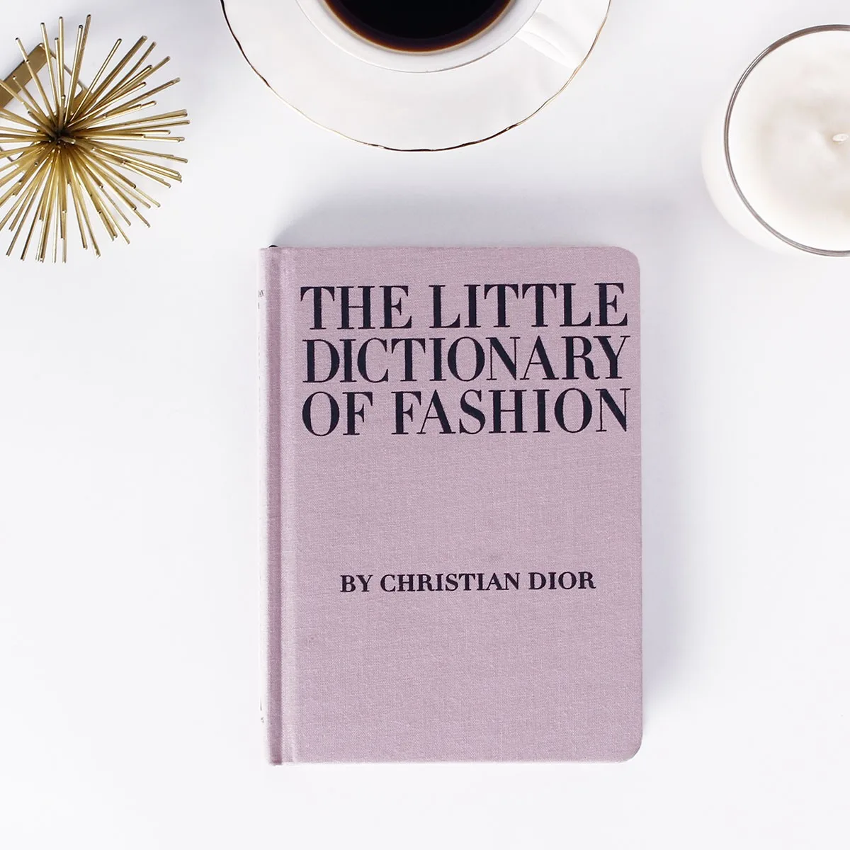 Giới thiệu sách hay The little dictionary of fashion - Christian Dior Giới thiệu sách hay The little dictionary of fashion - Christian Dior