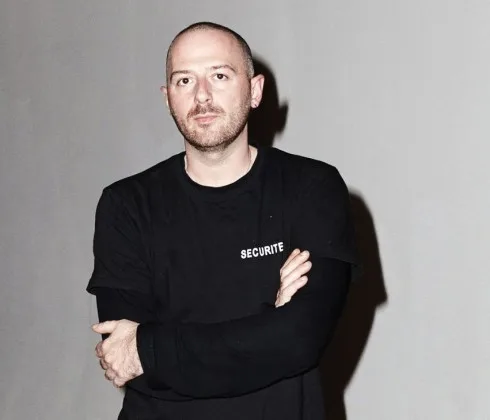 BST đầu tay của NTK Demna Gvasalia dưới cương vị Giám đốc Sáng tạo.