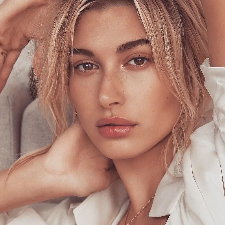 kem mắt cho môi hailey bieber