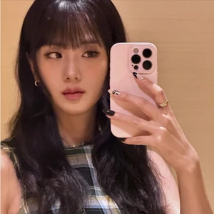 Khám phá 8 kiểu nail ấn tượng của Jisoo (BLACKPINK)