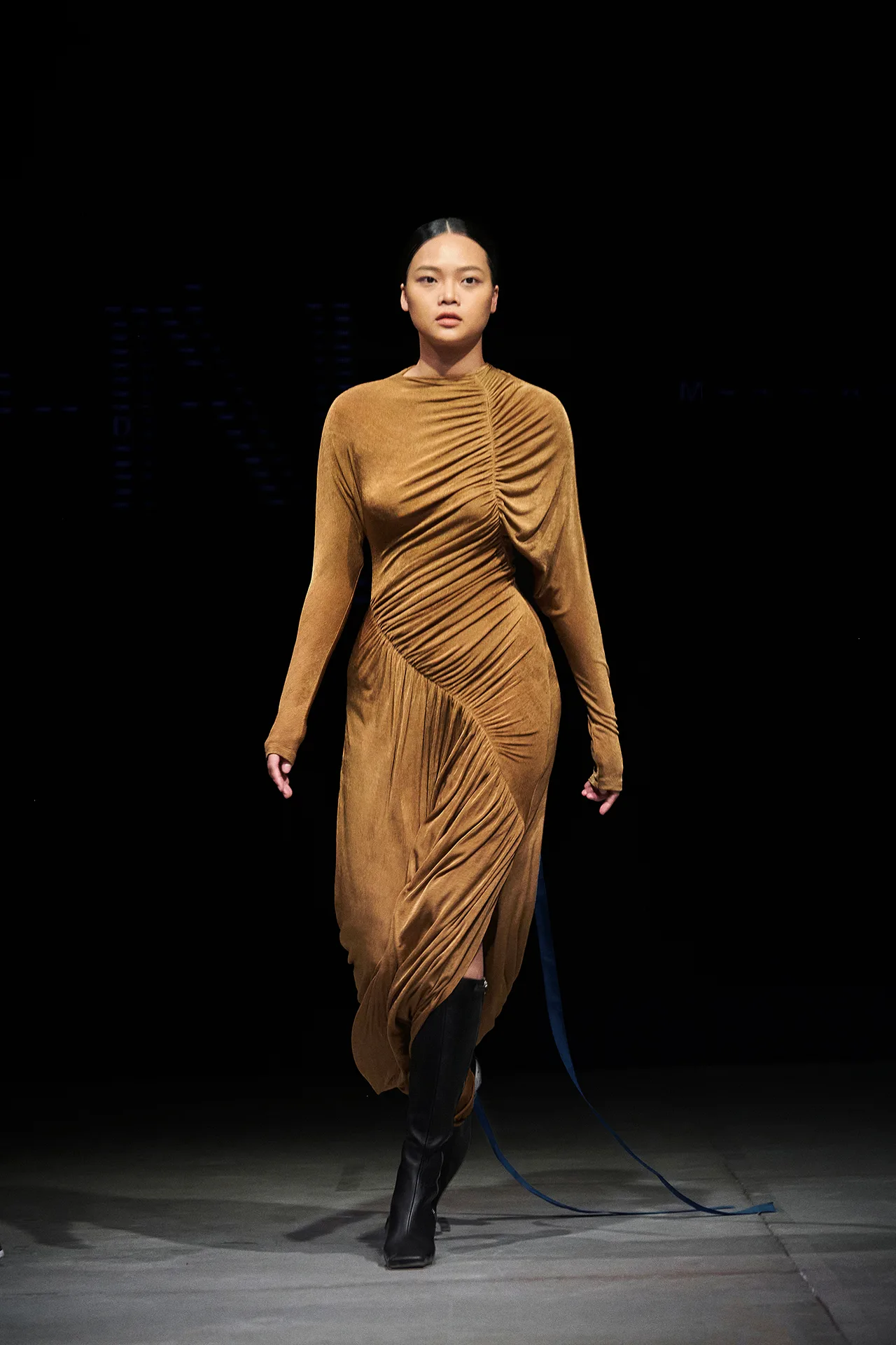 BST INFLOWING của NTK Cường Đàm look 23