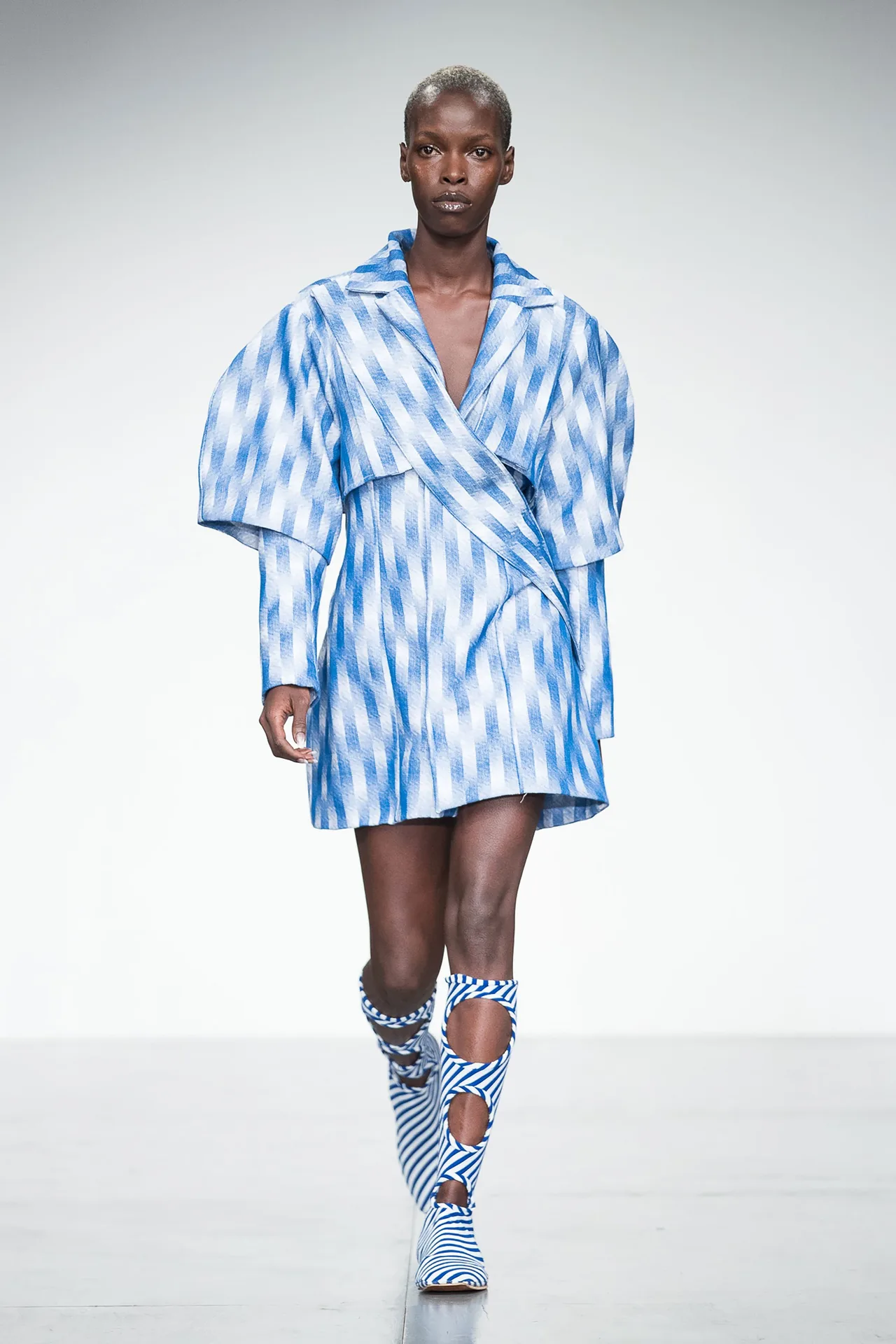 Một số bộ sưu tập nổi bật trong ngày thứ 2 LFW Spring 2018