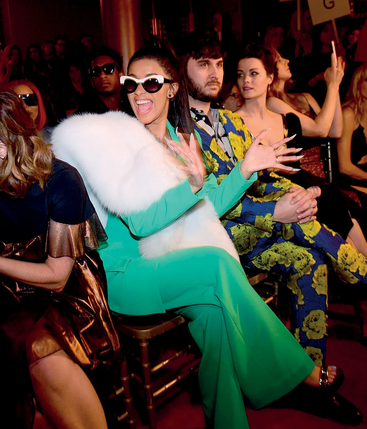 thời trang hàng ghế đầu Cardi B rapper Cardi B ngồi front row tại buổi trình diễn thời trang