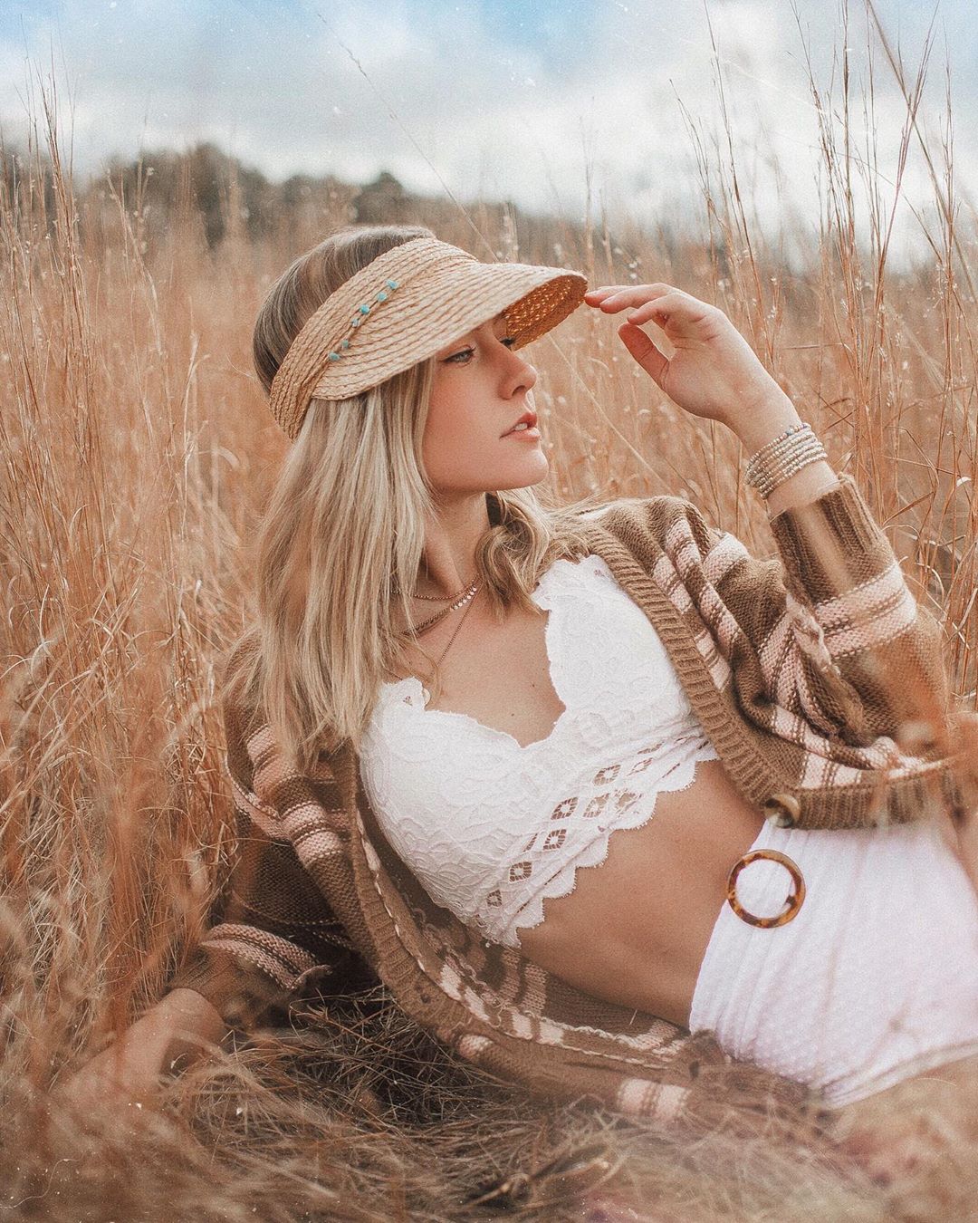 Mũ cói visor mùa Hè kết hợp cùng Bikini