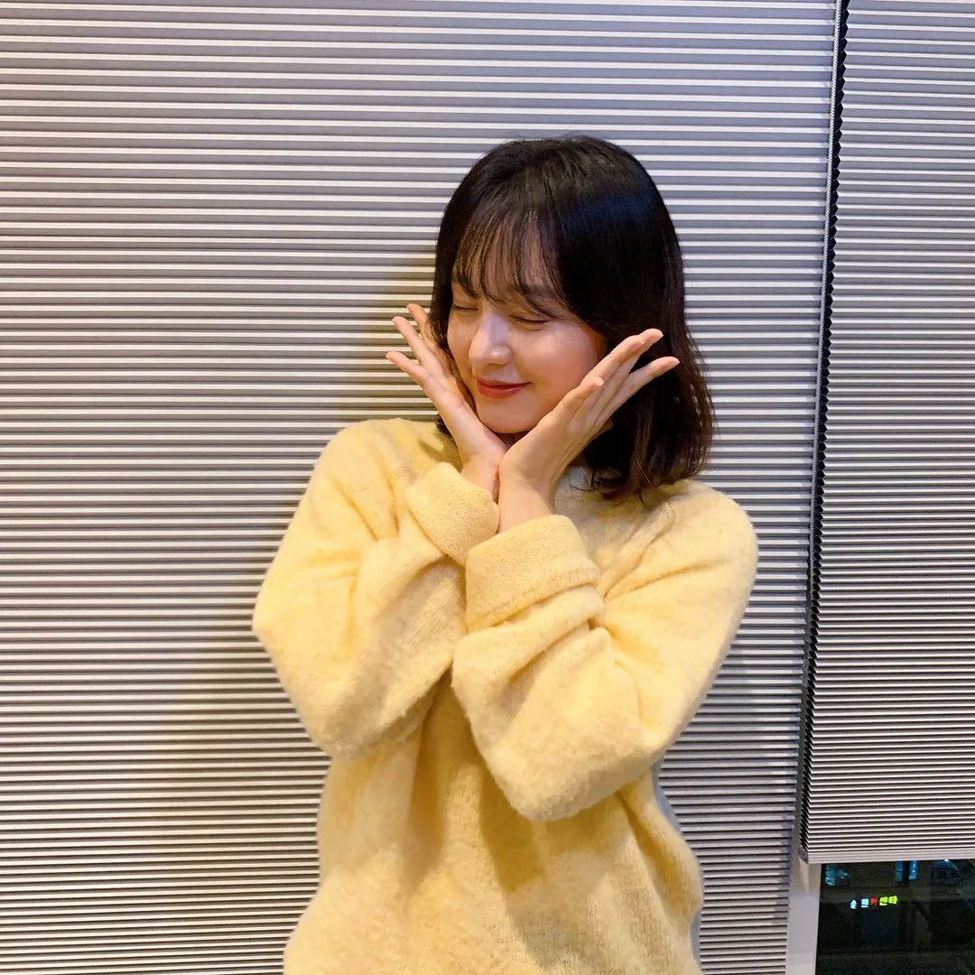 Kim Ji Won chia sẻ bí quyết dưỡng da