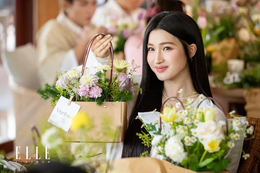 Á hậu Phương Nhi tại tiệc hương mùa Hè. Á hậu Phương Nhi tại sự kiện của Verites.