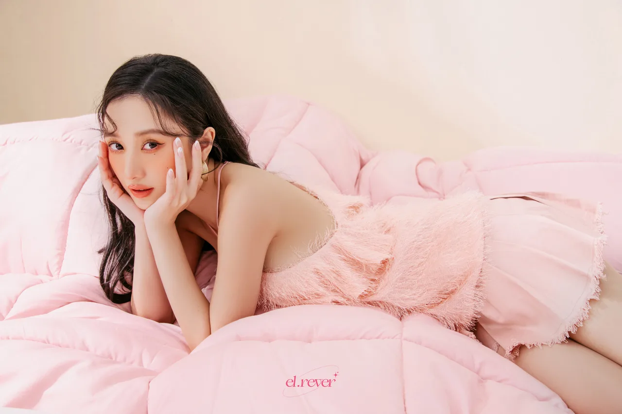 Jun Vũ diện các thiết kế của EL.Rêver