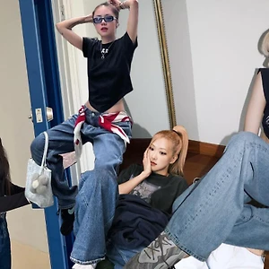 Chán “thanh xuân vườn trường”, học cách biến hoá cùng công thức áo đen và quần jeans cho những cô nàng cá tính