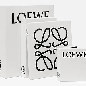 Loewe ra mắt bộ nhận diện thương hiệu mới