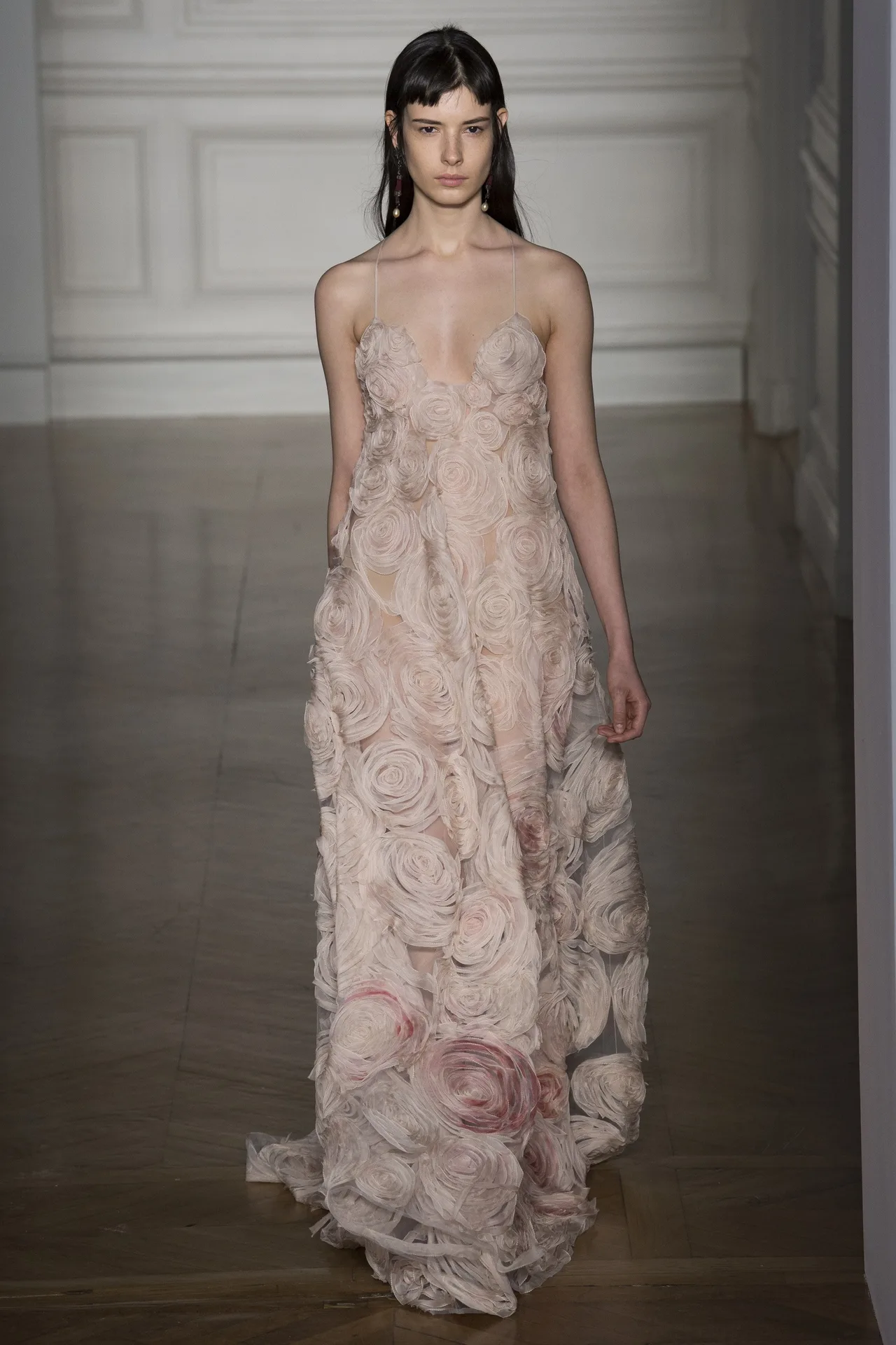 Những BST nổi bật tại tuần lễ Haute Couture Xuân-Hè 2017 - ELLE VN