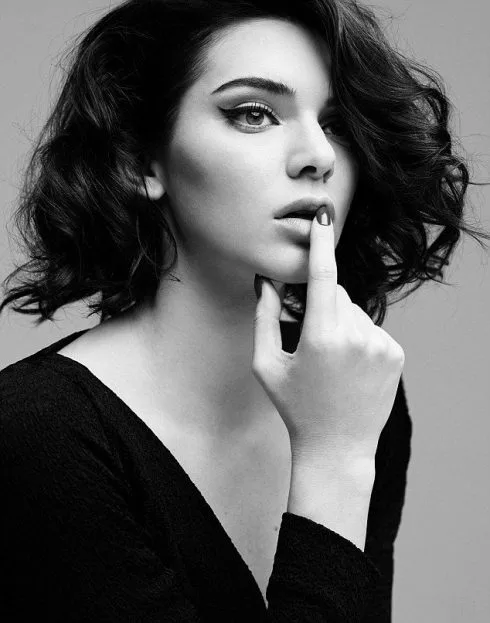 Bỏng mắt với Marylin Monroe phiên bản Kendal Jenner