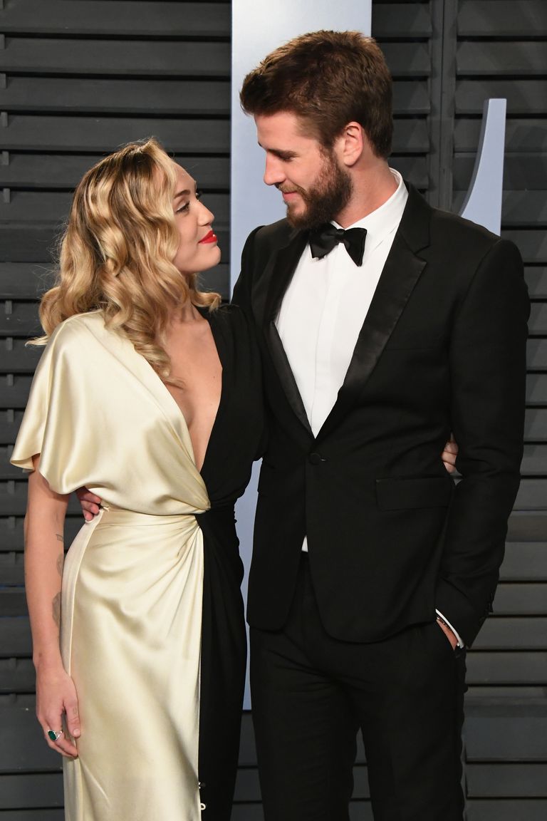 02 mái tóc và chuyện tình của Miley Cyrus 02 mái tóc và chuyện tình của Miley Cyrus
