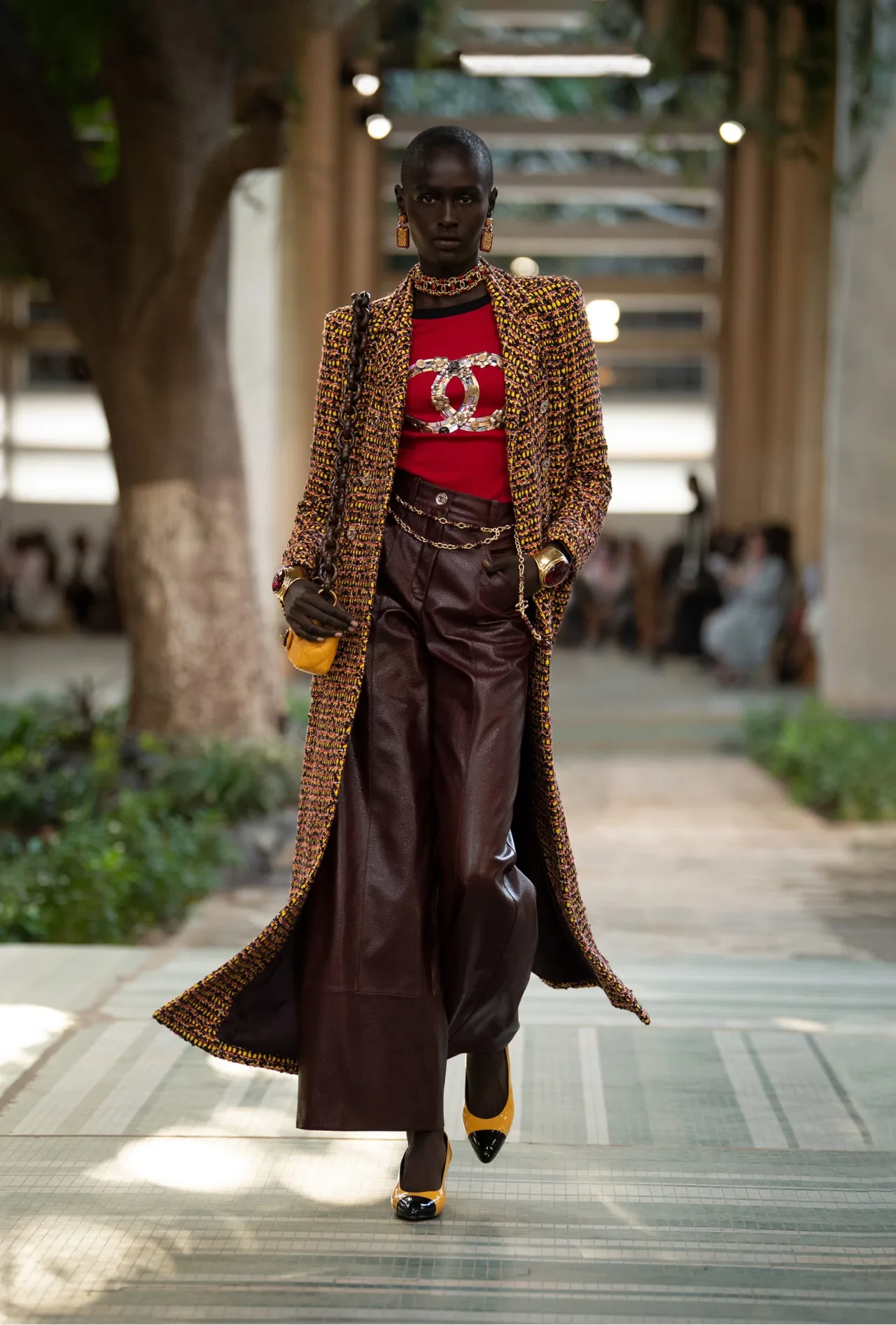 CHANEL Métiers d’art DAKAR 2022/23 look 23