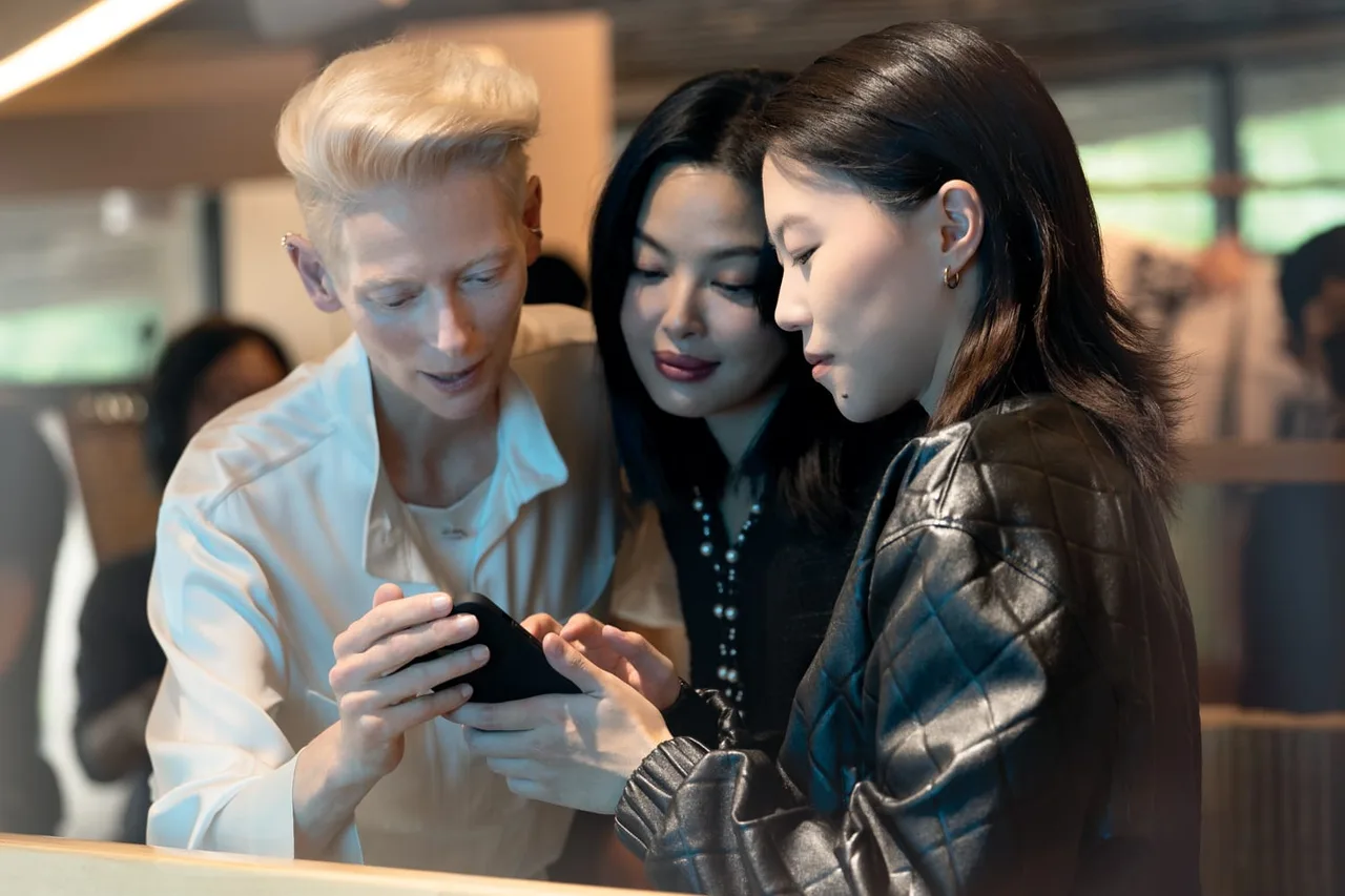 BST Métiers d’Art 2024/25 chanel tilda swinton tân chỉ lôi đậu tĩnh đồng