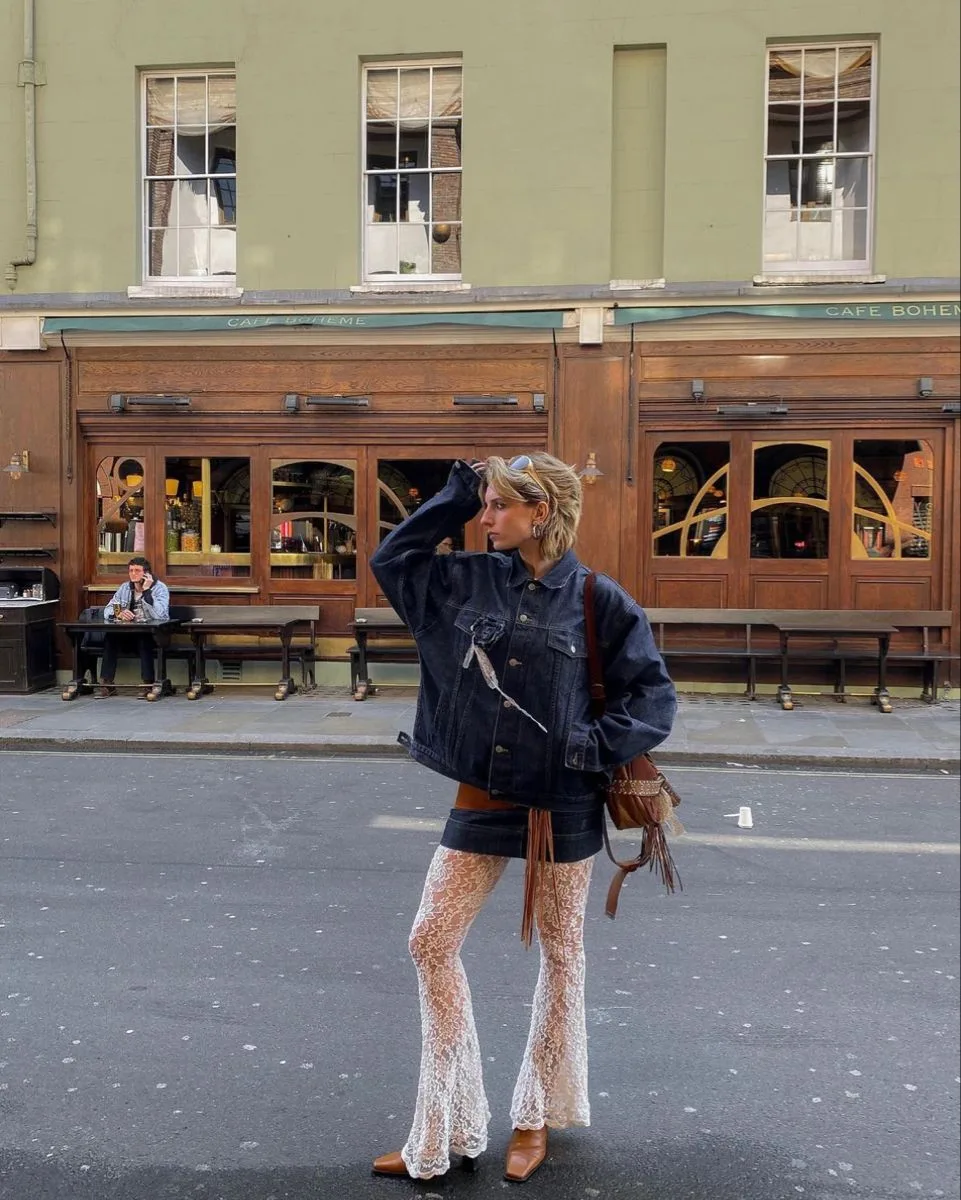 quần ren phối cùng chân váy denim