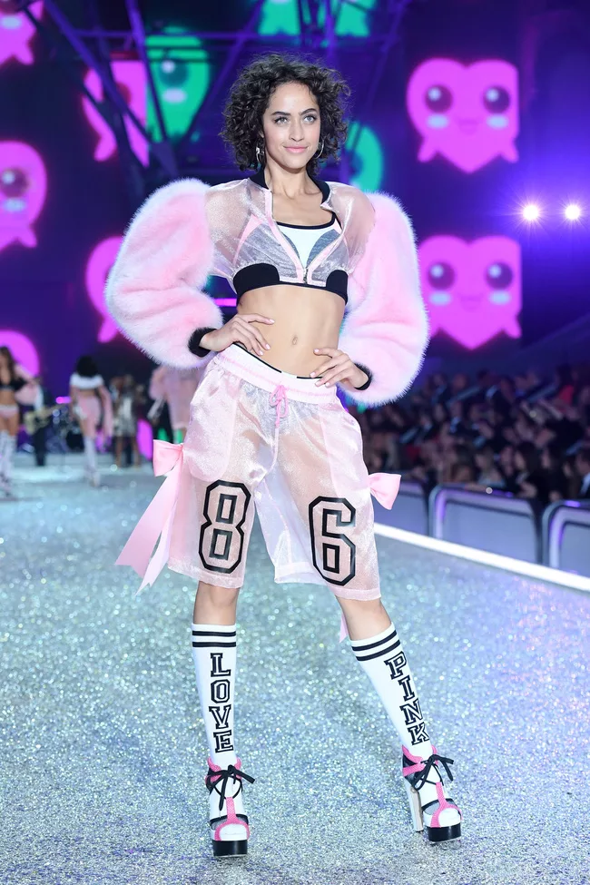 Hình ảnh Victoria’s Secret Show đốt cháy mạng xã hội tuần qua ELLE VN