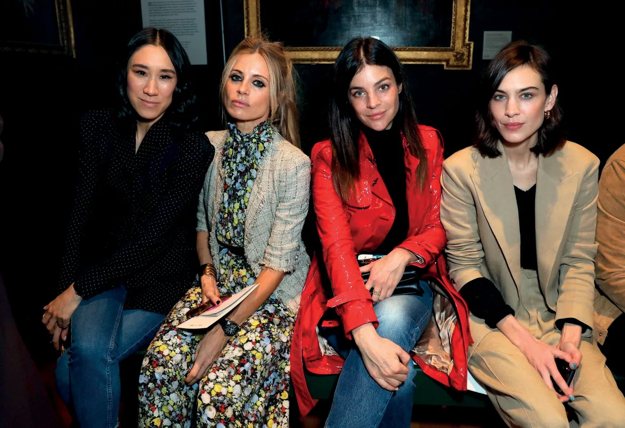 thời trang hàng ghế đầu Eva Chen khách mời front row Eva Chen