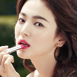 Bí mật sau nhan sắc của “nữ hoàng không tuổi” Song Hye Kyo