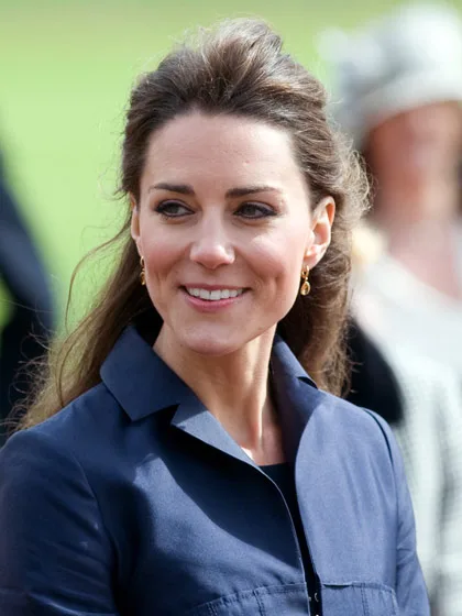Bí quyết làm đẹp từ công nương Kate Middleton: búi tóc