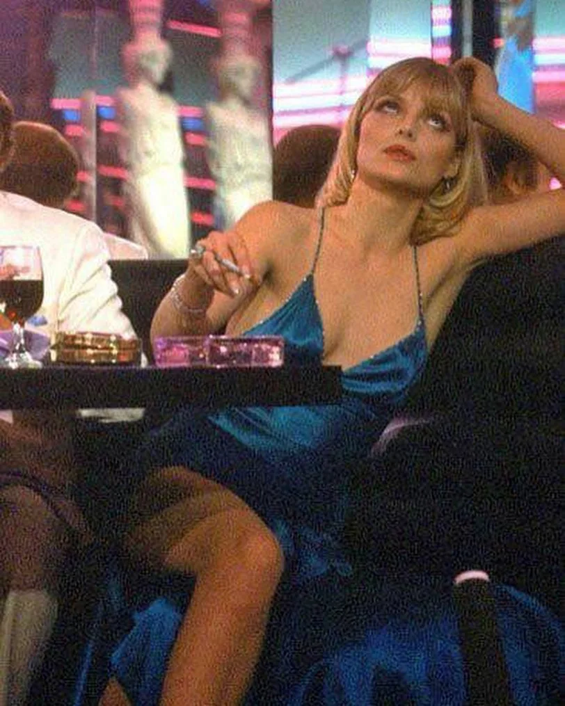 Slip dress xanh của Michelle Pfeiffer - Scarface (1983)