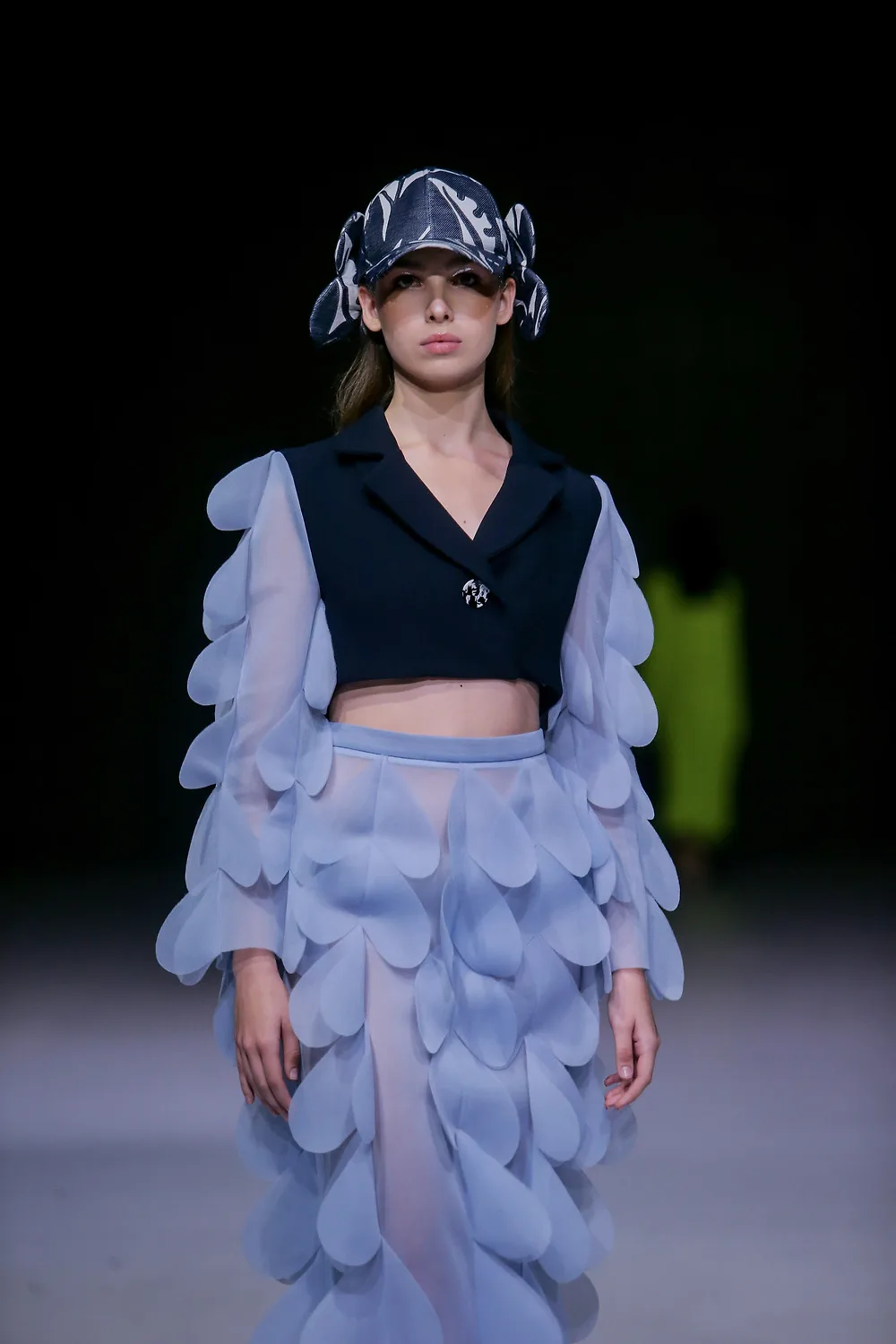 elle fashion show peggy hartanto
