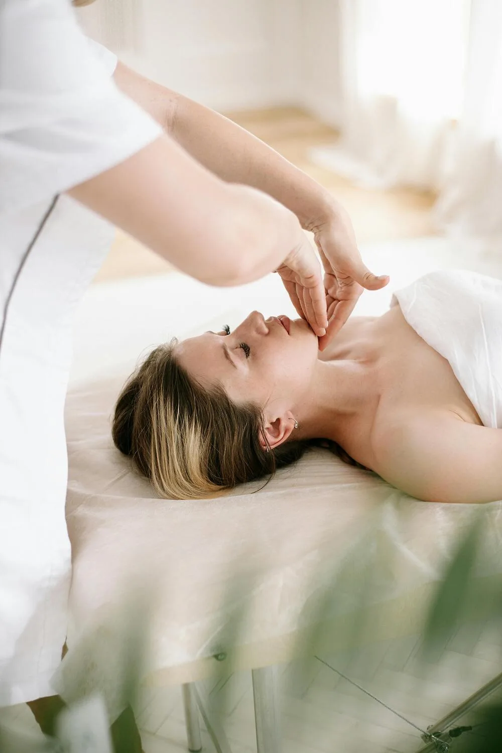 trị liệu bấm huyệt