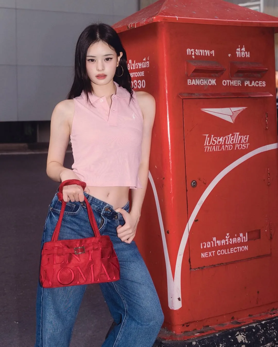 Ally Achiraya diện croptop hồng