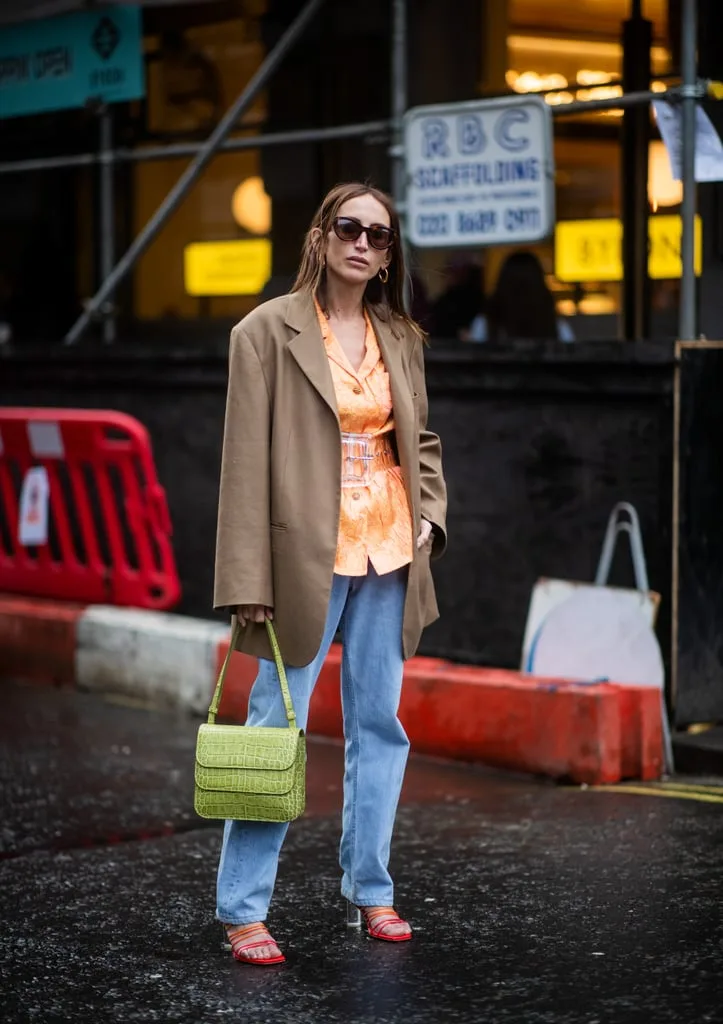 thời trang công sở nổi bật với blazer hai áo blazer khác màu