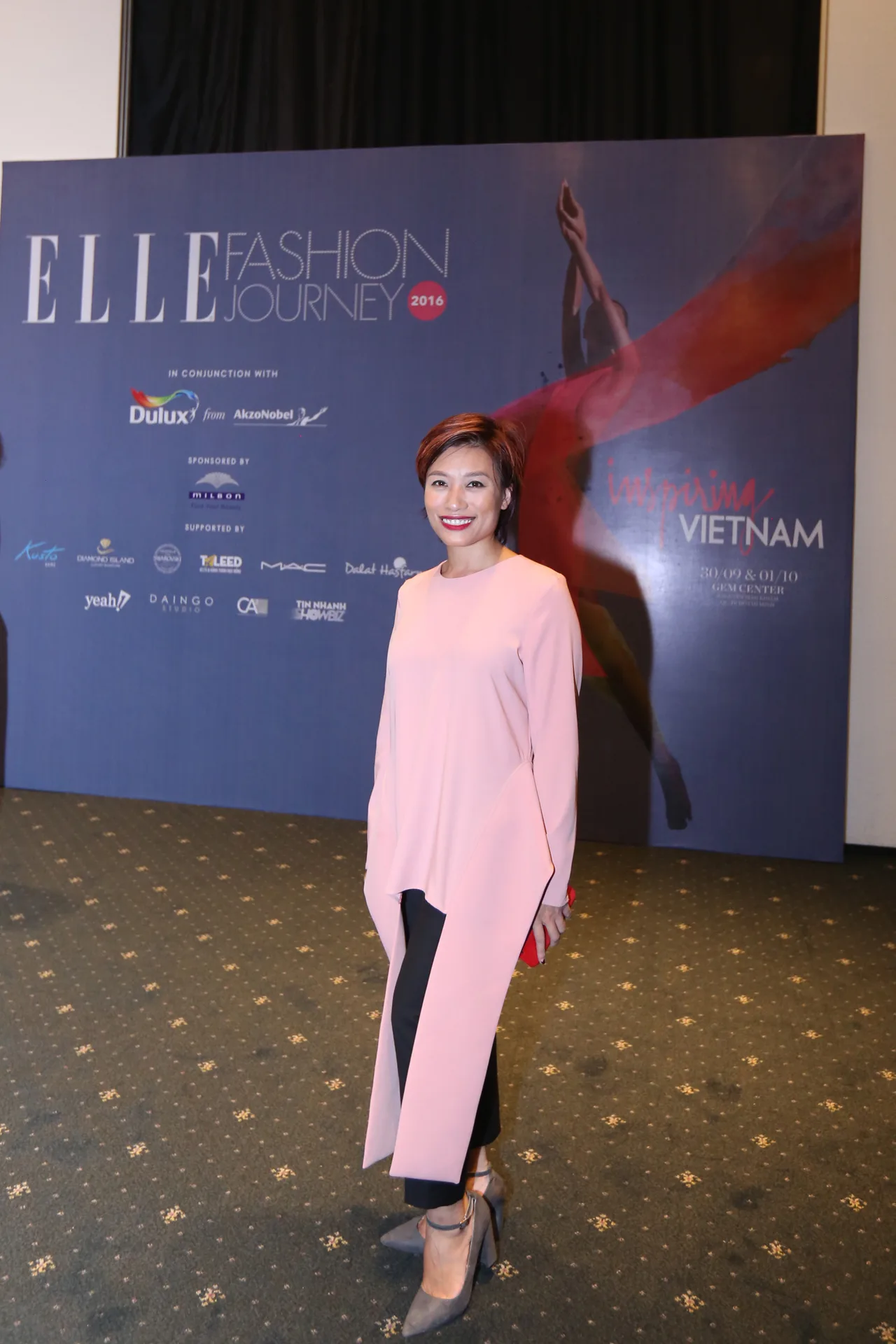 Trang phục của sao trên thảm đỏ ELLE Fashion Journey 2016 - ELLE Vn