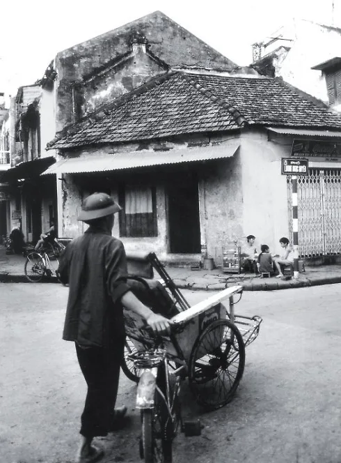 trien lam ky uc pho 4