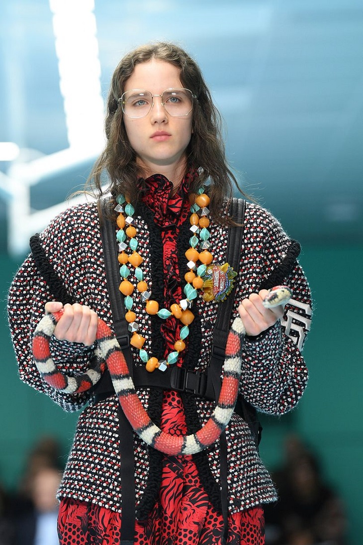 ELLE Việt Nam - 8 phụ kiện hoang dã chỉ-có-tại sân khấu Gucci ở Tuần lễ Thời trang Milan 2018 (6) ELLE Việt Nam - 8 phụ kiện hoang dã chỉ-có-tại sân khấu Gucci ở Tuần lễ Thời trang Milan 2018 (6)