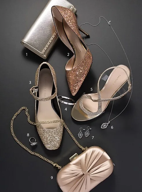 1, 3, 4, 5. Charles & Keith 2. Pedro 6,7. Dây chuyền, hoa tai Pandora 8. Nhẫn Swarovski 9. Ví cầm tay Nine West