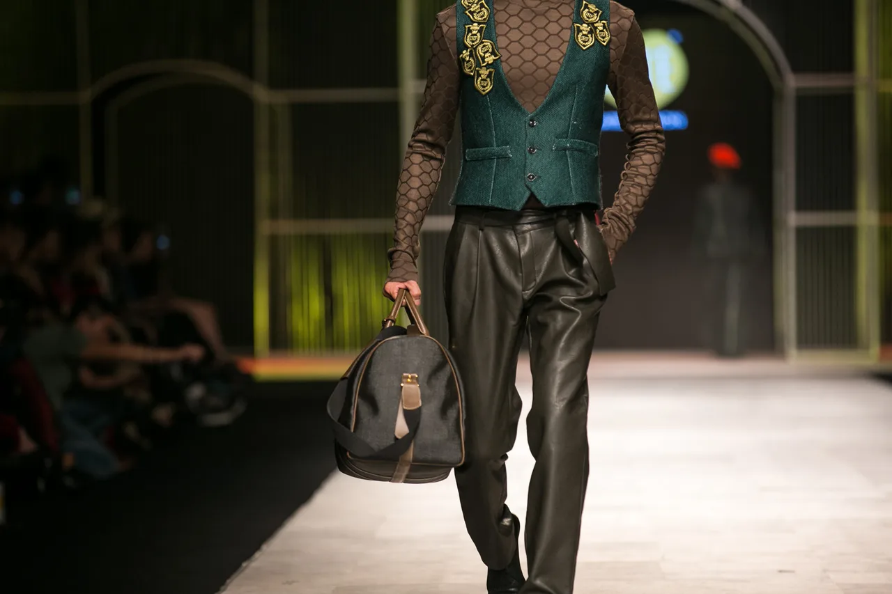 I HATE FASHION thả “Ký ức những mùa đông cũ kỹ” vào BST Thu-Đông 2016 tại VIFW - ELLE VN