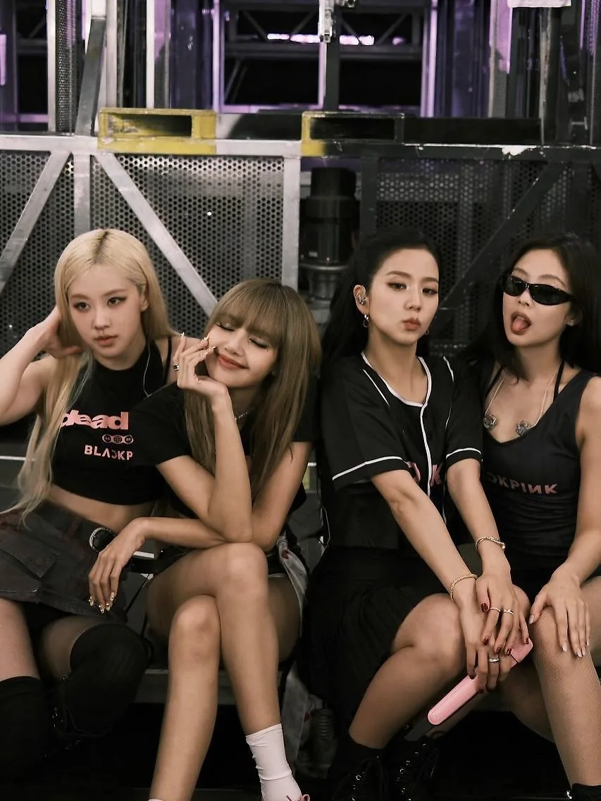 BLACKPINK custom merch DEADLINE