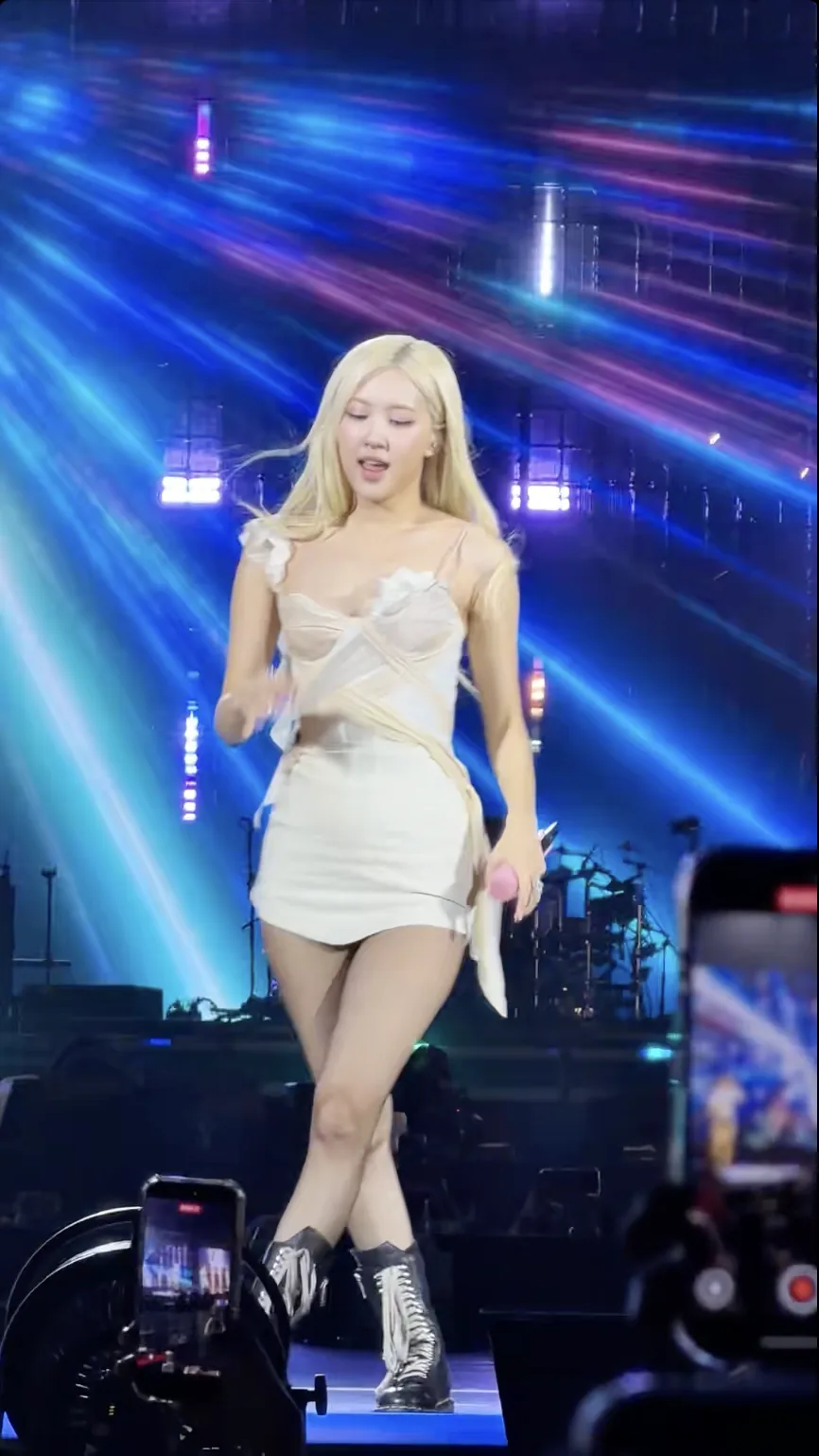 váy trắng rose