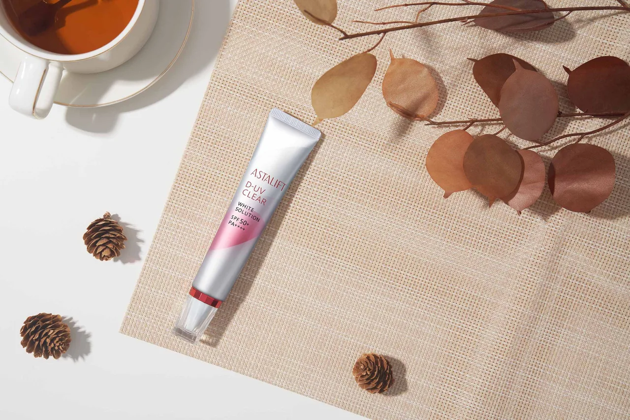 kem chống nắng Astalift D-UV Clear White Solution SPF50+ PA++++